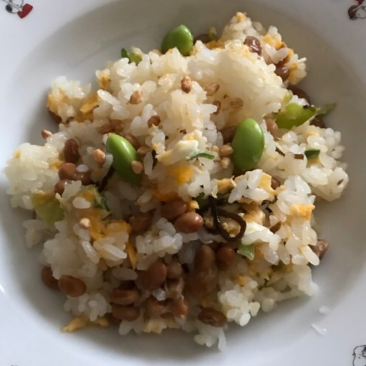 枝豆と塩昆布のバター納豆チャーハン